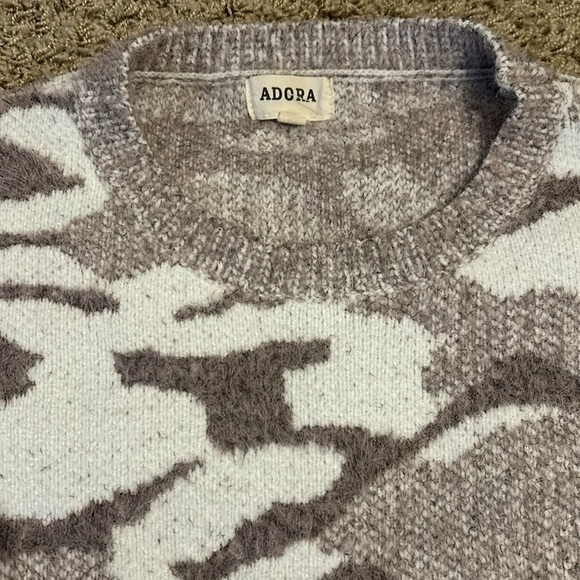 ADORA Women’s Camo sweater Medium - Picture 2 of 6